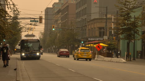 Sunset-colors-over-the-city-streets-of-downtown-Vancouver---Wide