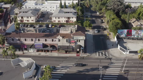 Volando-Alrededor-De-La-Fábrica-De-La-Risa-En-Sunset-Boulevard-En-West-Hollywood