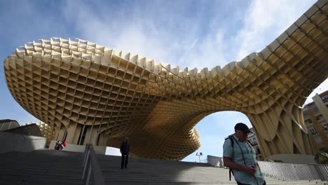 View-Of-Metropol-Parasol,-Also-Know-As-Setas-De-Sevilla​,-In-Plaza-Encarnacion,-Seville,-Andalusia,-Spain