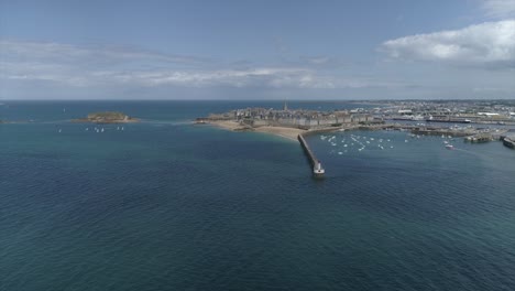 Imágenes-De-Drones-De-Saint-malo,-Ciudad-Portuaria-Francesa-En-Bretaña