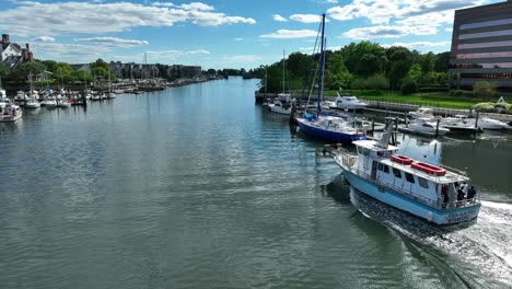 Vista-De-La-Bahía-De-Marina-En-Stamford-Ct