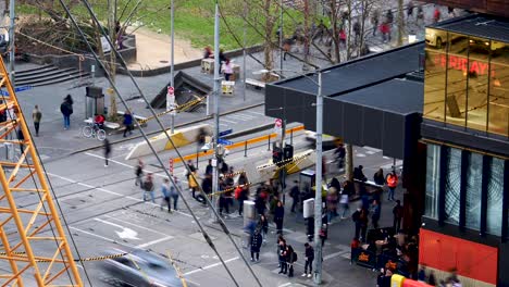 Zeitraffer-Des-Melbourne-Tagesverkehrs-In-Der-Melbourne-Central-And-State-Library-Of-Victoria