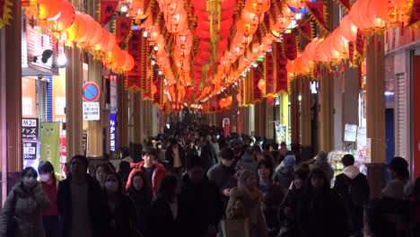 El-Festival-De-Los-Faroles-De-Nagasaki-Es-Un-Evento-Anual-En-La-Ciudad-De-Nagasaki,-Japón,-Iniciado-Originalmente-Por-Los-Residentes-Chinos-Para-Celebrar-El-Año-Nuevo-Chino