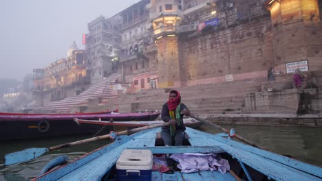 Foggy-morning-in-ganges-river