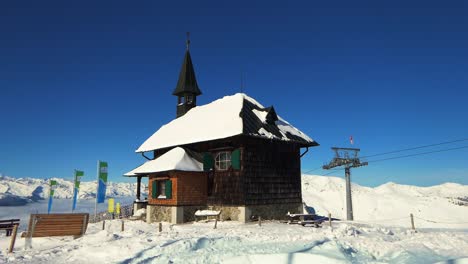 La-Capilla-De-Elisabeth-Encima-De-Schmittenhöhe-En-La-Nieve