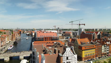 Oldtimer-Architektur-Der-Danziger-Altstadt,-Polen,-Hafen