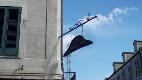 Napoleon-House-New-Orleans-French-Quarter-Außenansicht-Tageshimmel