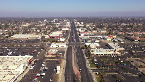 S-Mooney-Blvd-In-Visalia,-Kalifornien