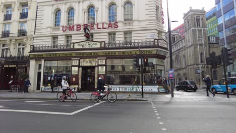 La-Tienda-De-Paraguas-Más-Antigua-De-James-Smith-And-Sons-En-Londres