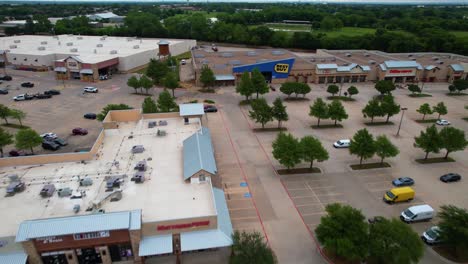 Imágenes-Aéreas-De-La-Tienda-Electrónica-Best-Buy-En-Flowermound-Texas