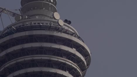 Basejumper-Springen-Vom-Menara-Tower-In-Kuala-Lumpur