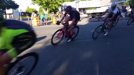 Das-Jährliche-Tacoma-Proctor-Criterium-Radrennen-Im-Innenstadtbezirk-Proctor