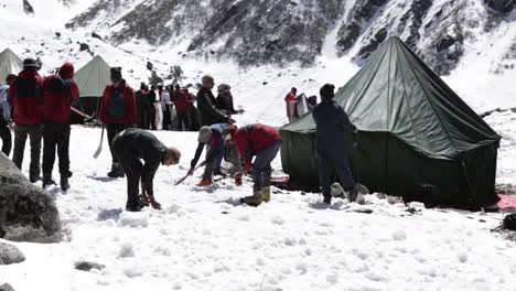 Carpa-Montada-Para-Montañeros-Del-Himalaya