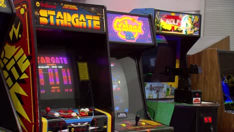 Fila-De-Juegos-De-Arcade-Antiguos