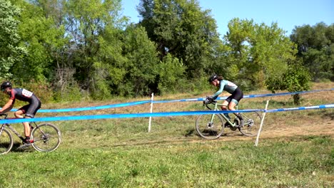 Bike-racers-going-through-a-trail-during-a-bike-race-in-Boulder,-Colorado