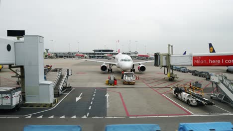 Timelapse-video-from-The-Netherlands,-Amsterdam-Schiphol-airport