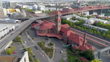 Historische-Luftaufnahmen,-Die-Zeigen,-Dass-Die-Portland-Union-Station-Aufgrund-Von-Covid-19-Leer-Ist