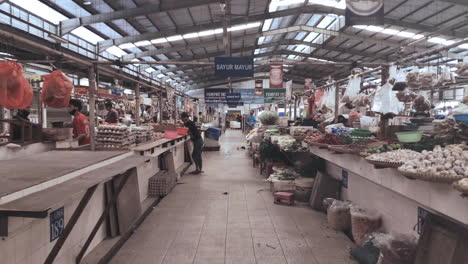 Condition-of-vegetable-traditional-Pasar-market-tour-in-Serpong-Indonesia