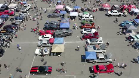 Aerial-view-of-cars-at-the-race-track