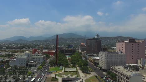 Toma-Aérea-De-La-Macroplaza-De-Monterrey,-México