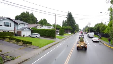 A-Pesar-De-La-Lluvia-En-El-Primer-Día-De-Canadá-De-2020-Con-Restricciones-Covid19-Por-Las-Que-No-Hay-Personas-Marchando,-Sino-Vehículos