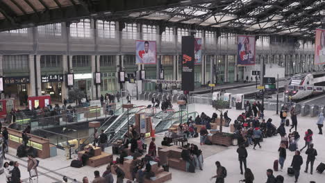 Interior-of-the-Gare-de-l'Est-train-station-in-Paris,-France