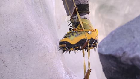 Closeup-of-Crampons