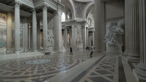 El-Panteón-Es-Una-Antigua-Iglesia-En-El-Barrio-Latino-De-París,-Francia