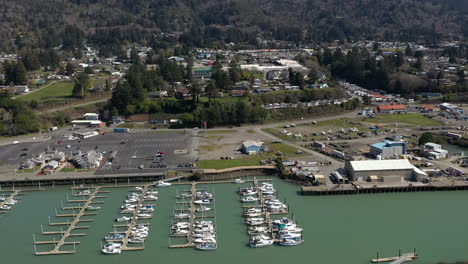 Brookings,-Puerto-De-Oregon-En-Un-Día-Soleado