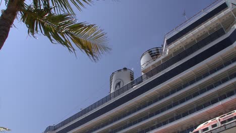 Holland-America-Line's-cruise-ship-docked-in-Key-West,-Florida,-USA