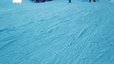 Schneeoberfläche-Mit-Skifahrern,-Aber-Ohne-Gesicht