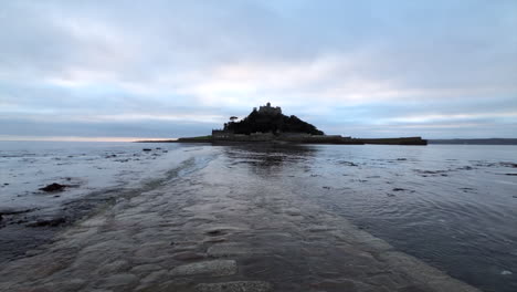 Saint-Michaels-Mount-is-a-historical-castle-and-island-situated-in-Cornwall,-England,-United-Kingdom