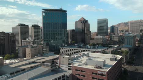 Impresionante-Toma-De-Los-Edificios-Del-Centro-De-Salt-Lake-City