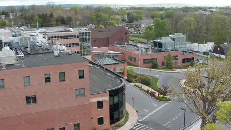 Side-view-of-hospital-in-America