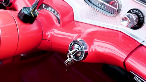 Llave-Del-Coche-Colgando-Del-Encendido-Del-Chevrolet-Impala-1958