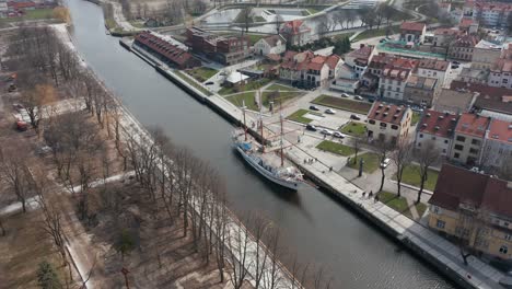 Antena:-Velero-Barquentine-Meridianas-En-Klaipeda-Dane-River