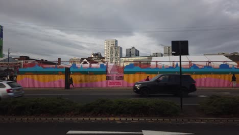 Wide-shot-of-people-and-traffic-during-Cop26-in-Glasgow