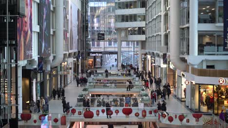 Cf-Toronto-Eaton-Center-Con-Capacidad-Reducida-Durante-La-Pandemia-De-Covid-19