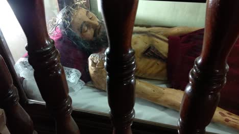 Detail-of-the-sculpture-of-the-Christ-in-wounds-in-the-Church-of-Our-Lady-of-Candelaria