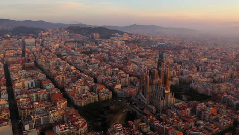 Toma-Aerea-De-La-Iglesia-De-La-Sagrada-Familia