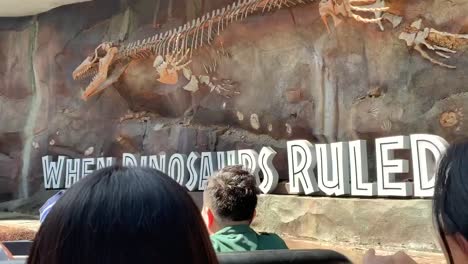 POV-Aufnahmen-Der-Jurassic-World-Ride-In-Den-Universal-Studios-Hollywood