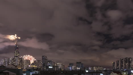 Lapso-De-Tiempo-De-Fuegos-Artificiales-Para-Celebrar-El-Día-Nacional-De-Vietnam