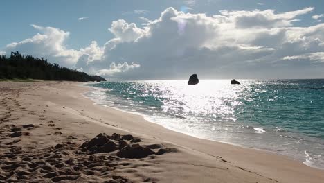 Warwick-Long-Bay-Beach-Ist-Einer-Der-Längsten-Strände-Auf-Der-Insel-Bermuda