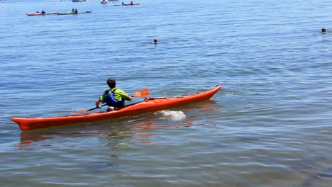 Mostrando-Habilidades-Recién-Aprendidas-En-La-Escuela-De-Paddle