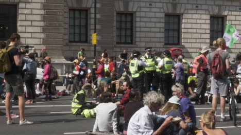 XR-Demonstranten-Vor-HM-Einnahmen-Und-Zoll-Auf-Der-Straße-In-London