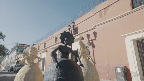 Woman-Sculptures-in-front-of-Church-in-Oaxaca-City,-Mexico