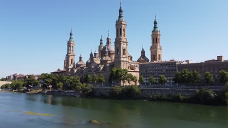 Zaragoza,-Aragon,-Spain---Aerial-Drone-View-of-Cathedral-Basilica-of-Our-Lady-of-the-Pillar-snd-Ebro-River