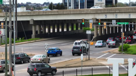 Belmont-Schild-Und-York-Philadelphia-Verkehrsschild-Mit-Verkehr