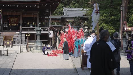 Hachiman-Schrein-Bereitet-Sich-Auf-Das-Sagicho-Matsuri-Jahr-Des-Tigerfestes-Vor