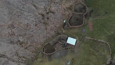 Small-Inka-farm,-isolated-in-the-Andes-Mountain-range-in-Bolivia